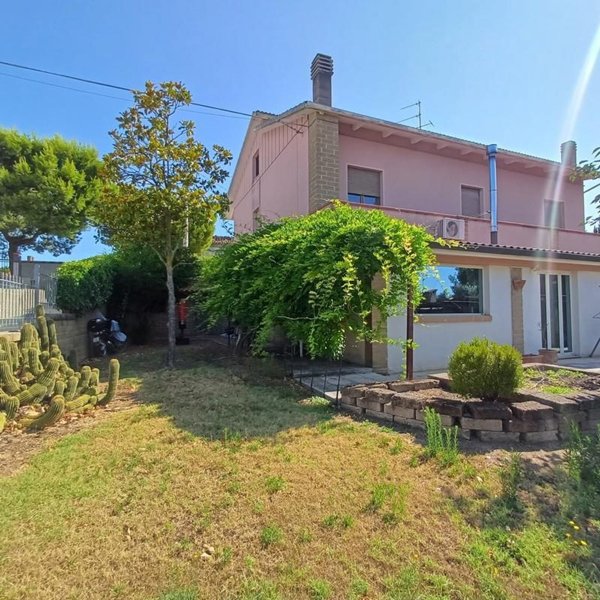casa indipendente in vendita a Montecosaro
