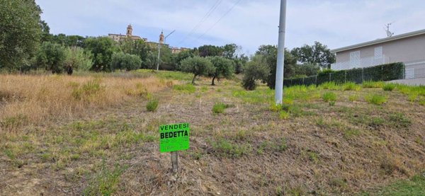terreno agricolo in vendita a Montecosaro in zona Crocette