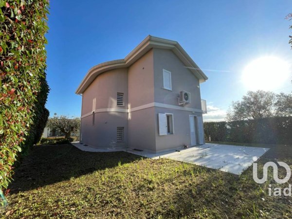casa indipendente in vendita a Montecosaro in zona Crocette