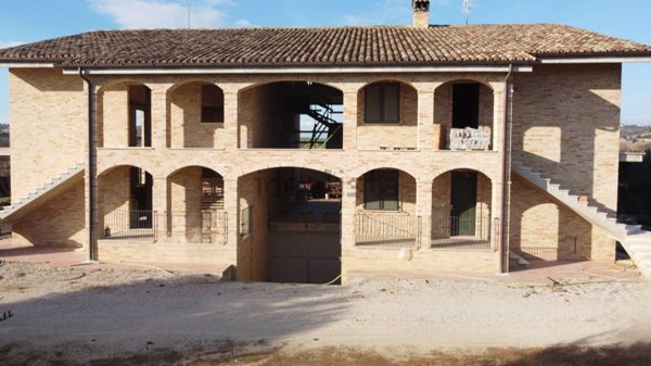 casale in vendita a Montecosaro in zona Crocette