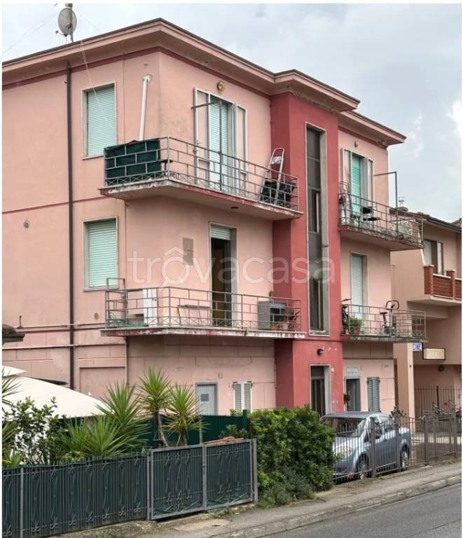 appartamento in vendita a Montecosaro in zona Borgo Stazione