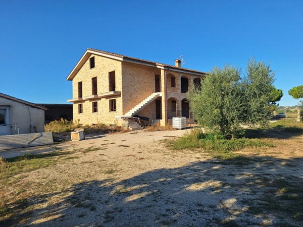 appartamento in vendita a Montecosaro in zona Crocette