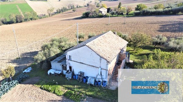 casa indipendente in vendita a Montefano in zona Montefanovecchio