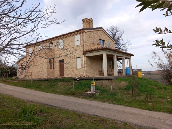 casa indipendente in vendita a Montefano in zona Montefanovecchio