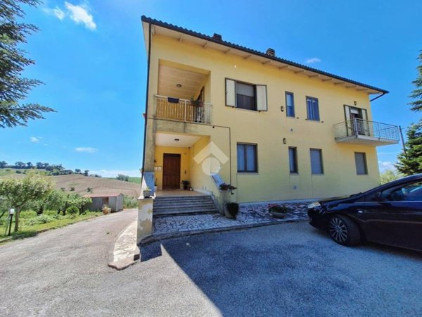 casa indipendente in vendita a Montefano in zona Montefanovecchio