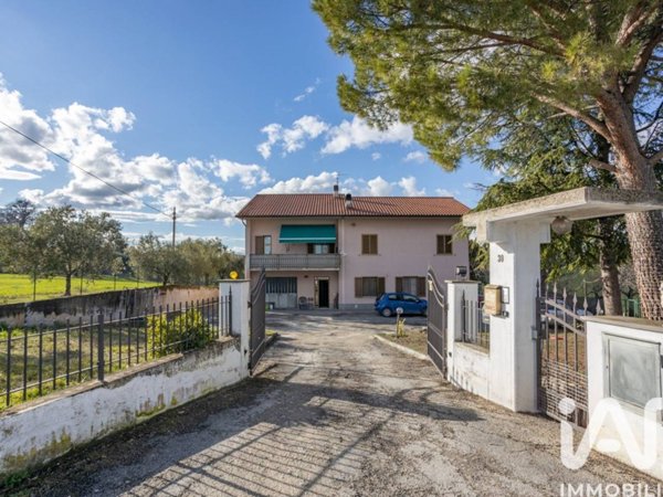 casa indipendente in vendita a Montefano in zona Montefanovecchio