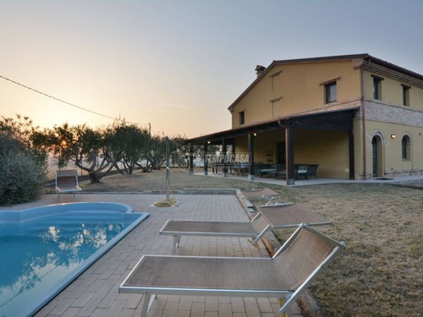 casa indipendente in vendita a Montefano in zona Montefanovecchio