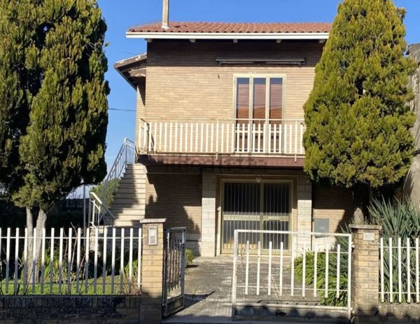 casa indipendente in vendita a Montefano