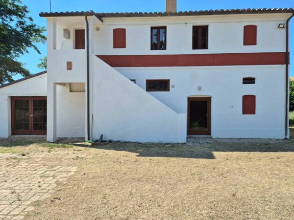 casa indipendente in vendita a Montefano in zona Montefanovecchio