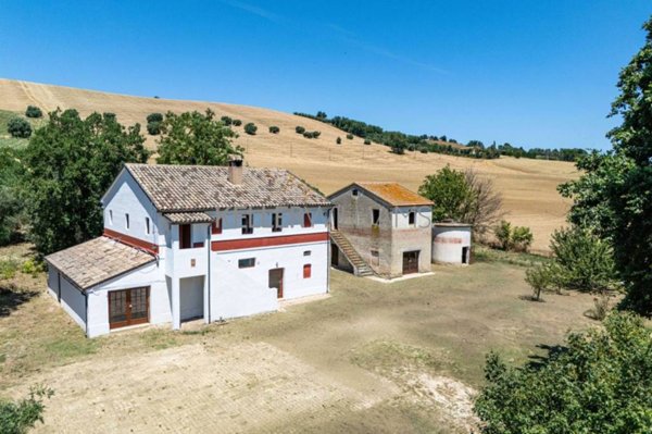 casa indipendente in vendita a Montefano in zona Montefanovecchio