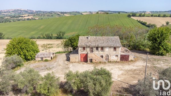 casale in vendita a Montefano in zona Montefanovecchio