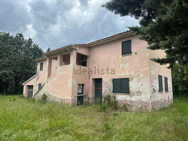casa indipendente in vendita a Montefano in zona Montefanovecchio