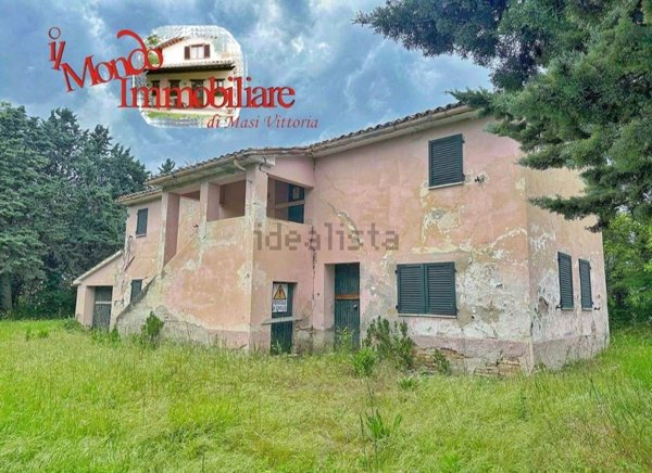 casa indipendente in vendita a Montefano in zona Montefanovecchio
