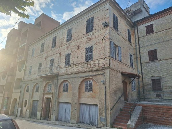 appartamento in vendita a Montefano in zona Montefanovecchio