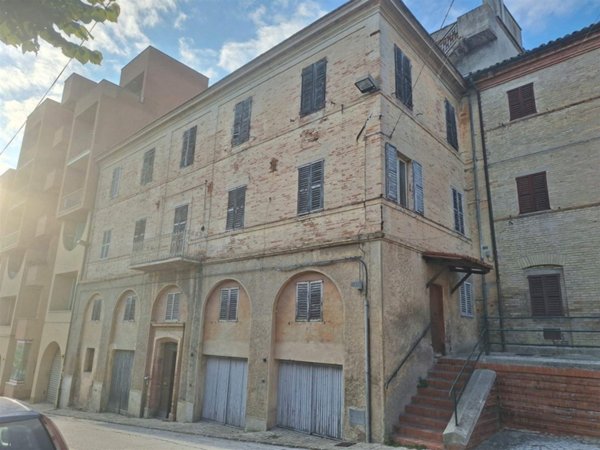 appartamento in vendita a Montefano in zona Montefanovecchio