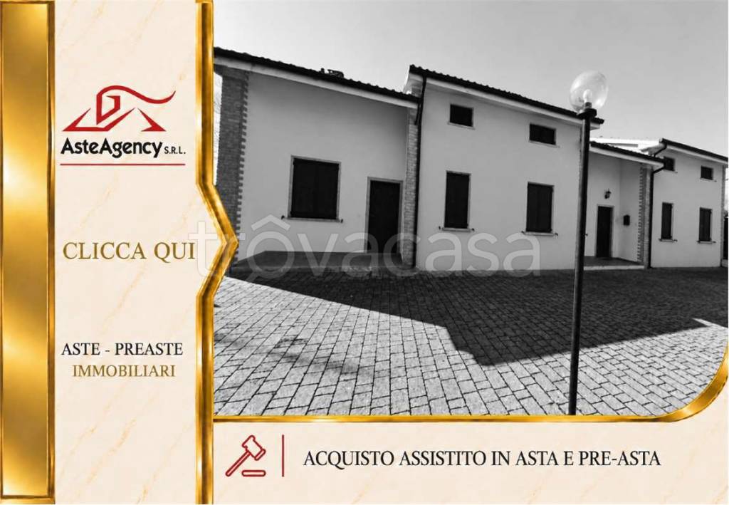 casa indipendente in vendita a Montefano in zona Montefanovecchio