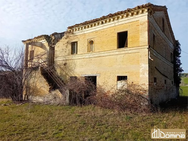 casa indipendente in vendita a Montefano in zona Montefanovecchio