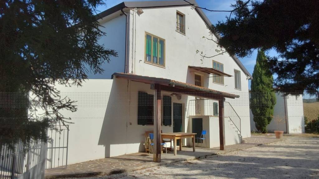 casa indipendente in vendita a Montelupone