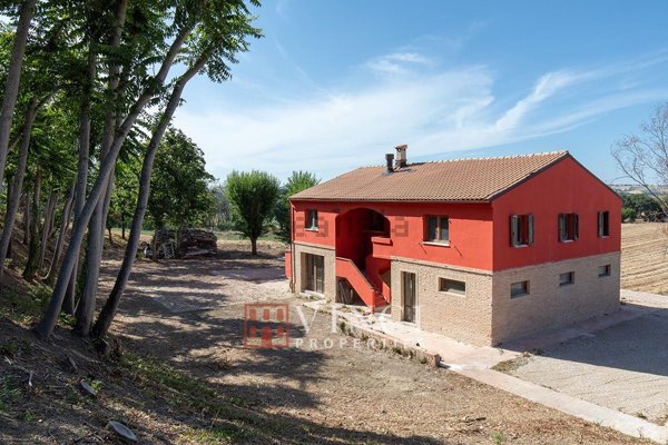 casa indipendente in vendita a Montelupone