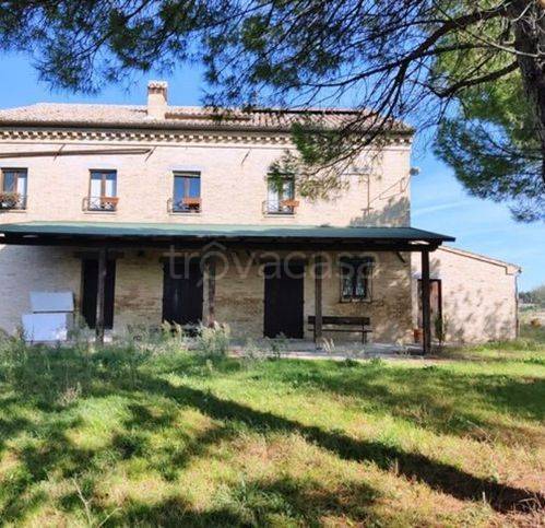 casa indipendente in vendita a Montelupone