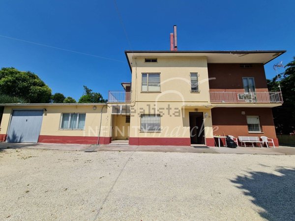 casa indipendente in vendita a Montelupone