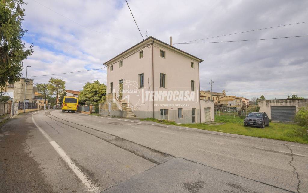 casa indipendente in vendita a Montelupone in zona San Firmano