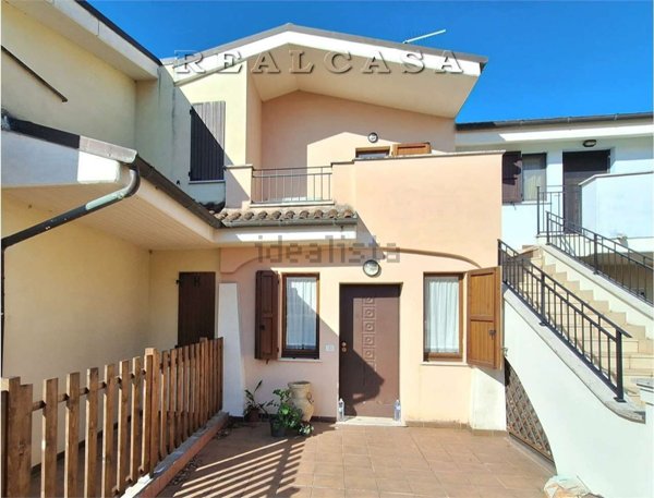 casa indipendente in vendita a Montelupone