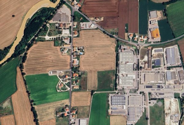 locale di sgombero in vendita a Montelupone