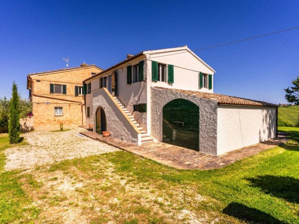 casa indipendente in vendita a Montelupone