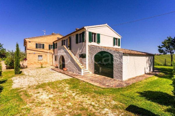 casa indipendente in vendita a Montelupone