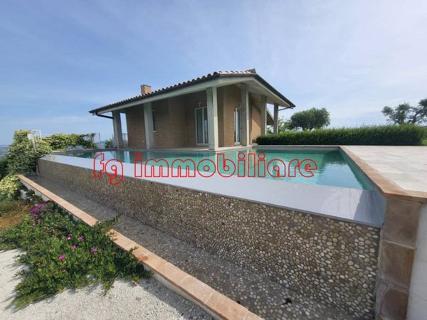 casa indipendente in vendita a Montelupone