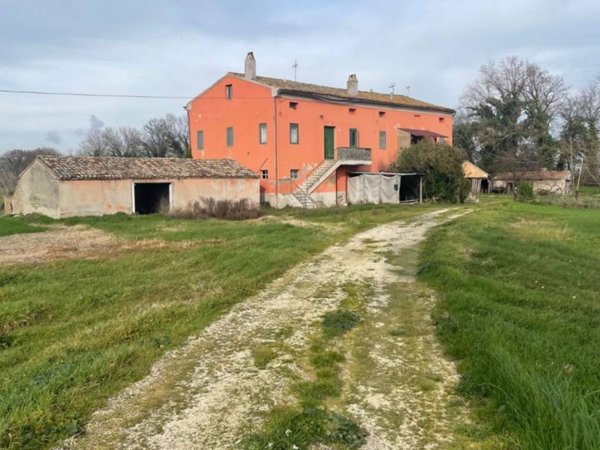 casa indipendente in vendita a Montelupone