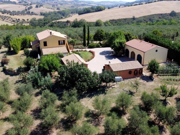 casa indipendente in vendita a Montelupone
