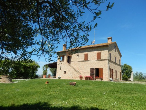 casa indipendente in vendita a Montelupone