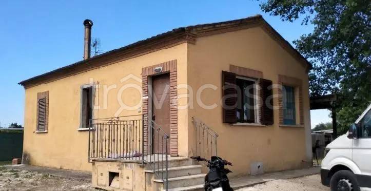 casa indipendente in vendita a Montelupone