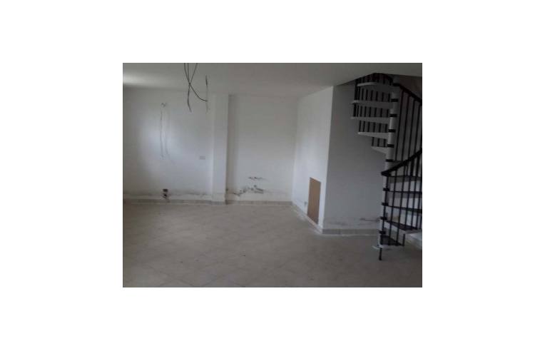 casa indipendente in vendita a Montelupone