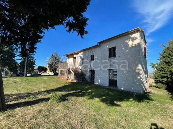 casa indipendente in vendita a Montelupone