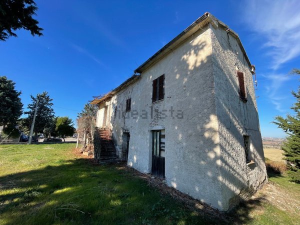 casa indipendente in vendita a Montelupone