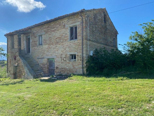 casa indipendente in vendita a Montelupone
