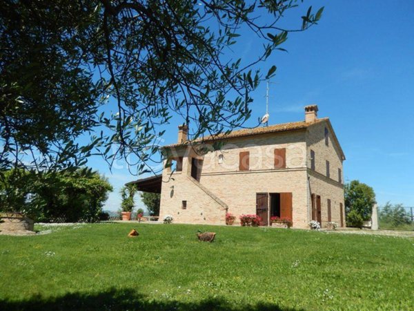 casa indipendente in vendita a Montelupone