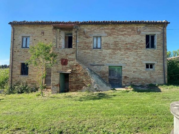 casa indipendente in vendita a Montelupone