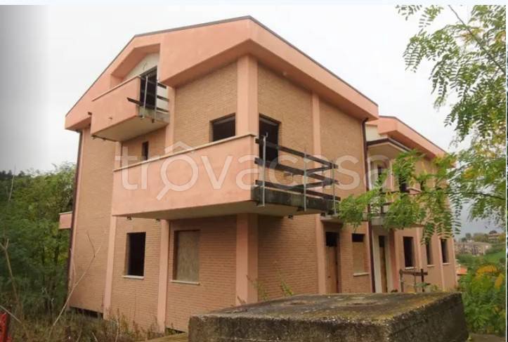 casa indipendente in vendita a Montelupone