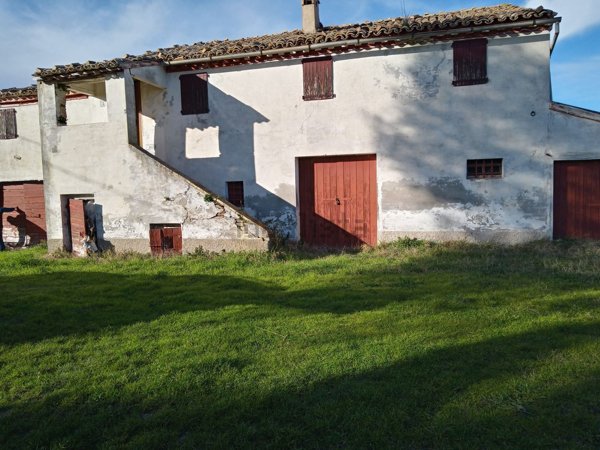 casa indipendente in vendita a Montelupone