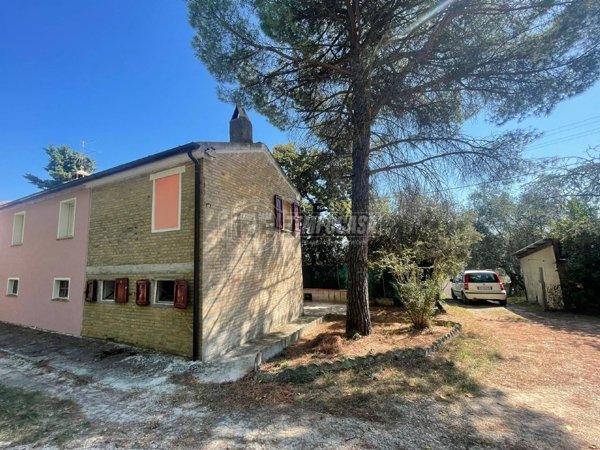 casa indipendente in vendita a Montelupone