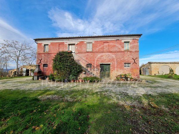 casale in vendita a Montelupone