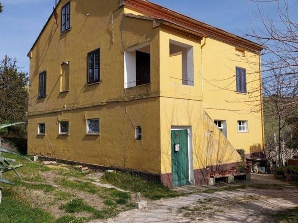 casa indipendente in vendita a Montelupone