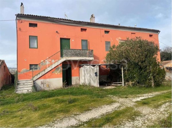 casa indipendente in vendita a Montelupone in zona San Firmano