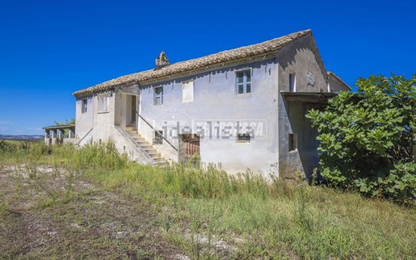 casa indipendente in vendita a Montelupone