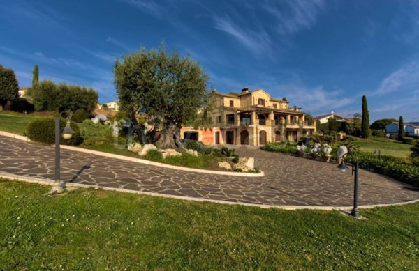 casa indipendente in vendita a Montelupone