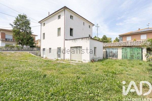casa semindipendente in vendita a Montelupone in zona San Firmano